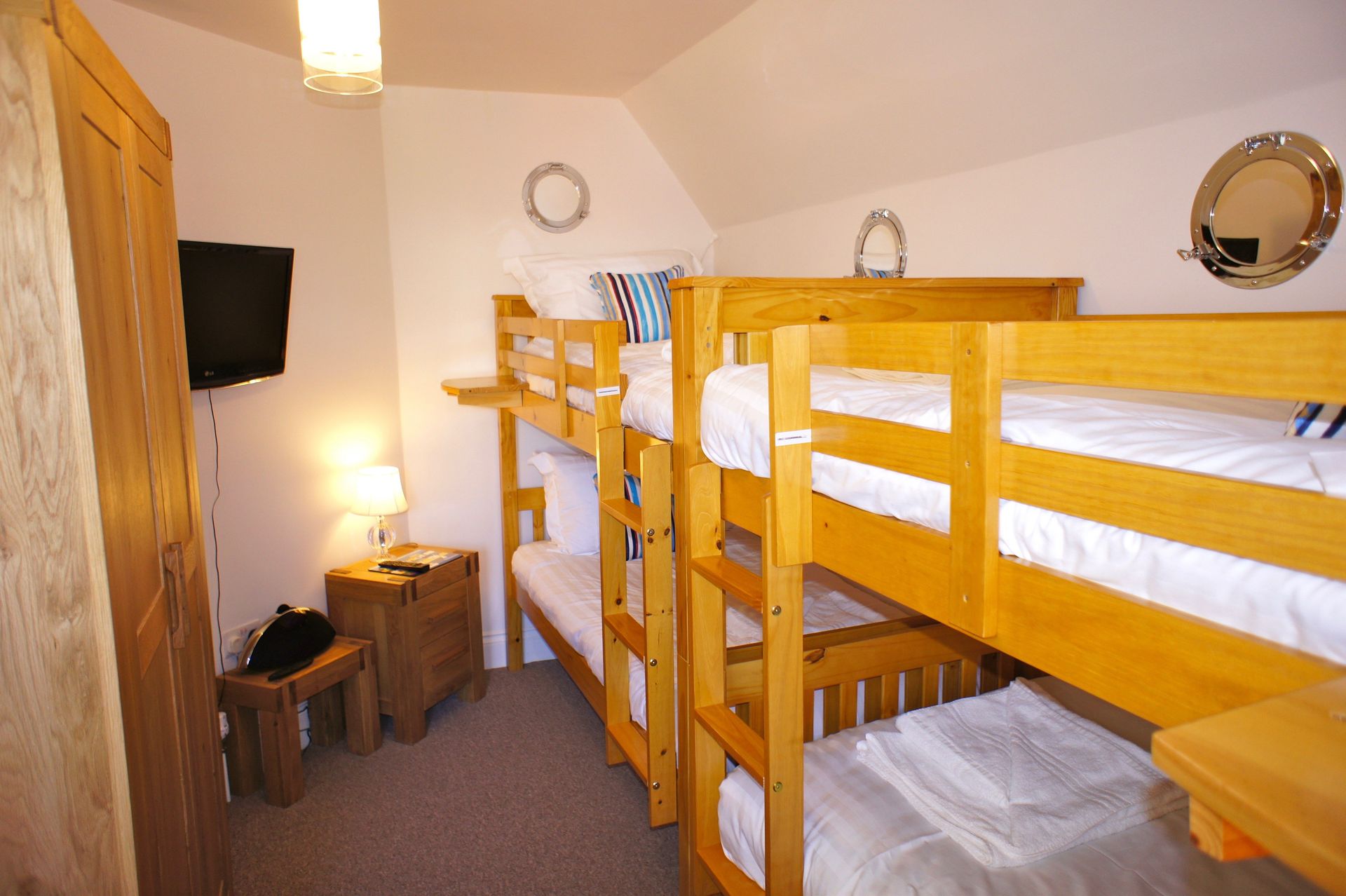 Deep Blue Shore Looe Cornwall - Bedroom Three